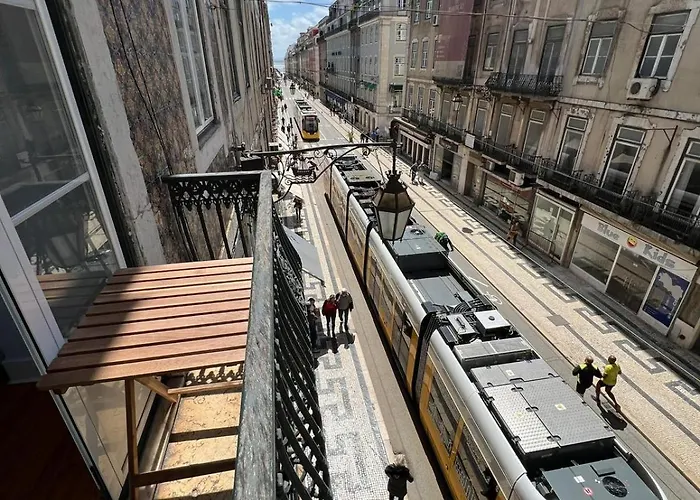 Pansiyon Quarto Grande Com Varanda, Wc Partilhado